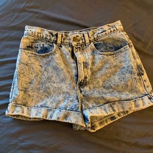 American Apparel high waisted denim shorts 💙